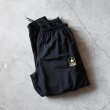 画像1: US.ARMY APFU ナイロンパンツ　 表記LARGE-REGULAR  (1)